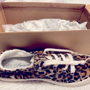 Leopard print sneaker